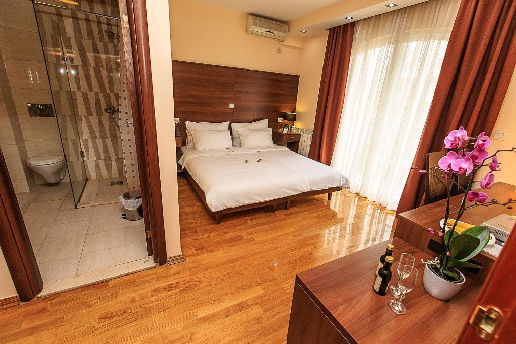 Hotel M Подгориця Номер фото