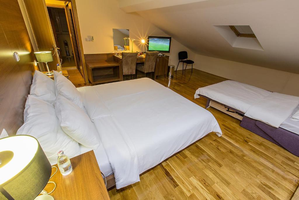 Hotel M Подгориця Екстер'єр фото