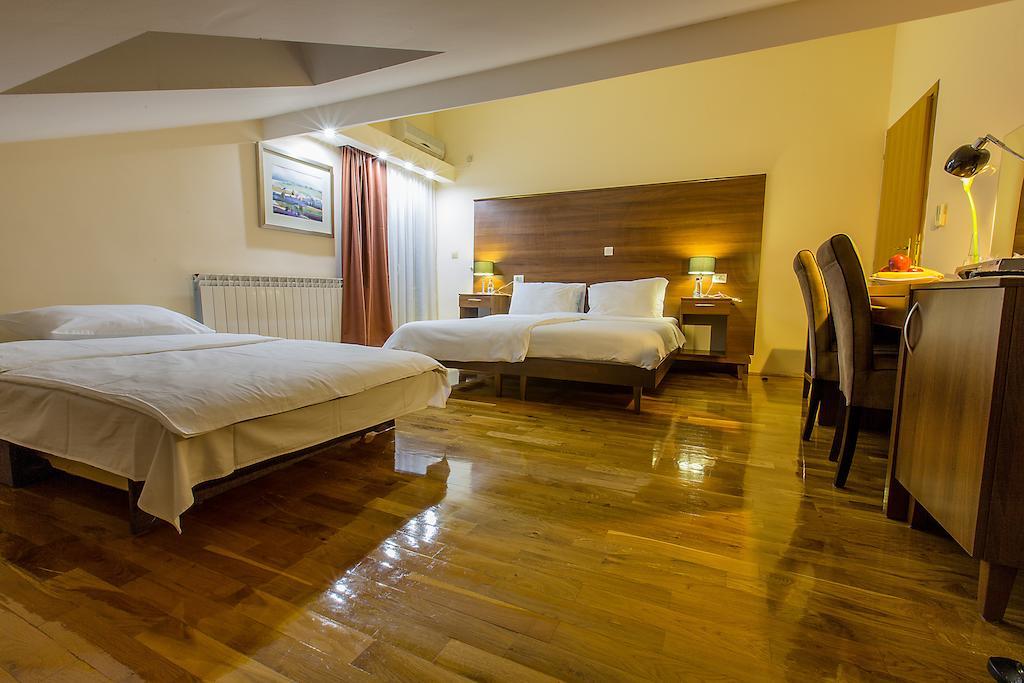 Hotel M Подгориця Номер фото
