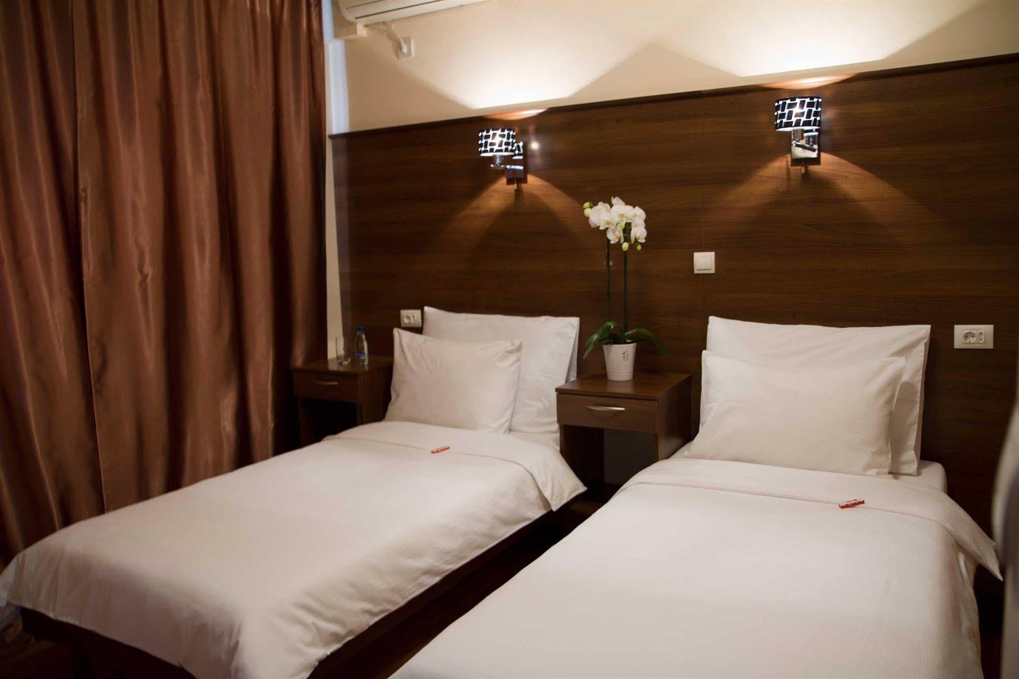 Hotel M Подгориця Екстер'єр фото