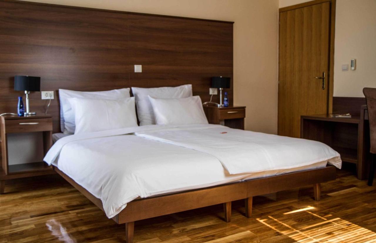 Hotel M Подгориця Номер фото